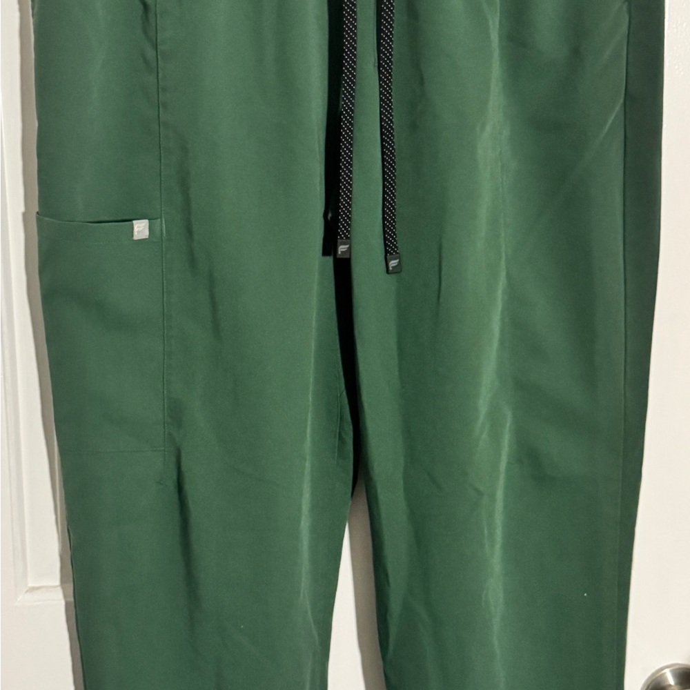 Fabletics Men's Forest Green Drawstring Scrub Joggers
